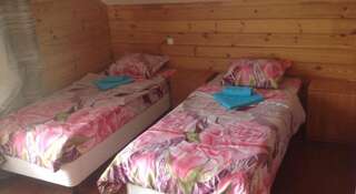 Гостиница Guest house Crocus Москва Односпальная кровать в общем номере с 4 кроватями-1